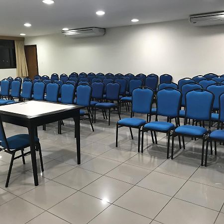 Serema Palace Hotel Lavras Bagian luar foto