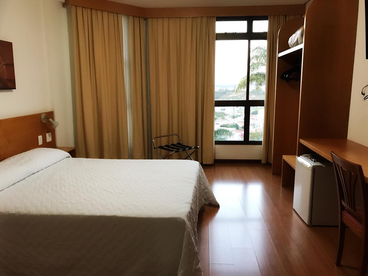 Serema Palace Hotel Lavras Bagian luar foto